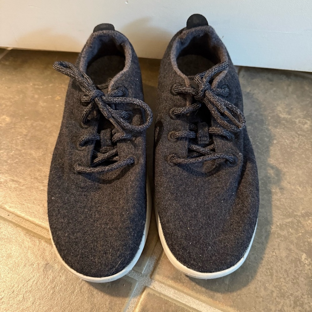 Allbirds Dark True Black Wool Runners Size 9